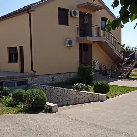Vera - Airport Podgorica