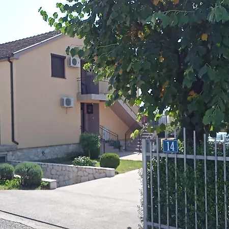Vera - Airport Podgorica Casa de hóspedes