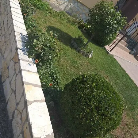 Vera - Airport Podgorica Casa de hóspedes