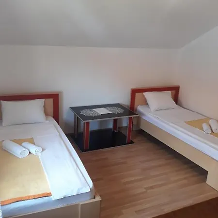 Casa de hóspedes Vera - Airport Podgorica *