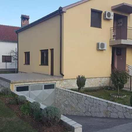 Vera - Airport Podgorica